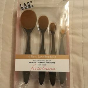 L.A.B 4 PIECE LUXE BRUSH KIT
